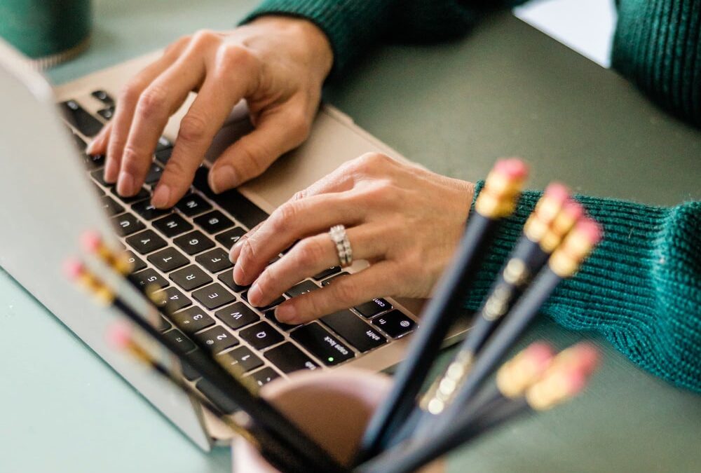 Five Cozy Ways to Grow Your Email List as a Solo Entrepreneur 💌